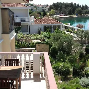 Lara Apartment